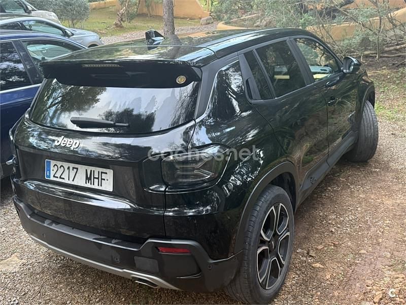 Usado Jeep Avenger Summit 100 CV (73 kW) 2023 Negro SUV