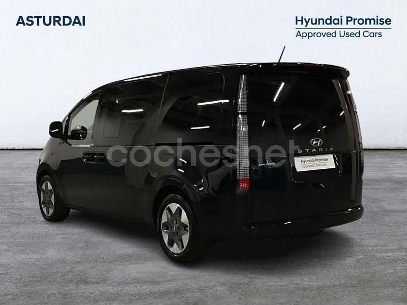 Usado Hyundai Staria 177 CV (130 kW) 2023 Moonlight blue (perlado) Monovolumen