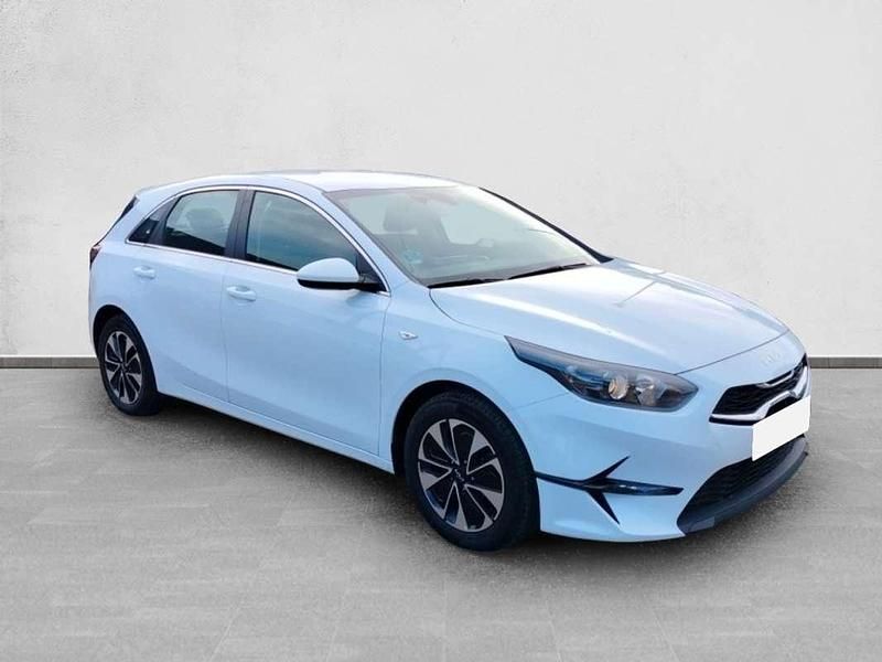 Usado Kia Ceed 101 CV (74 kW) 2025 Blanco Utilitario