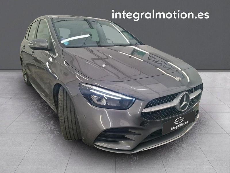 Usado Mercedes B200 163 CV (119 kW) 2022 Gris Monovolumen