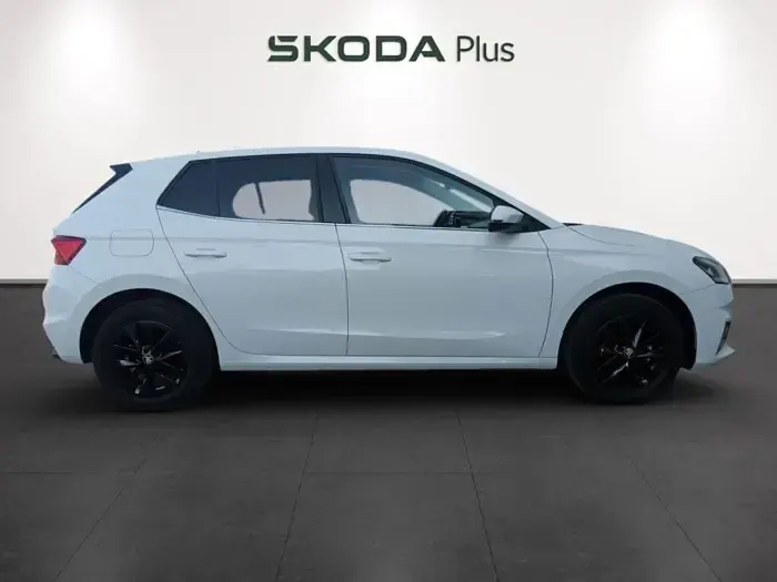 Usado Skoda Fabia Selection 95 CV (69 kW) 2025 Blanco Utilitario