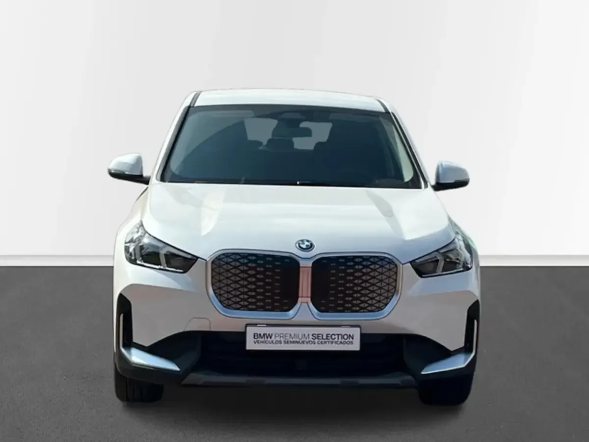 Usado BMW iX1 Comfort Edition 230 kW (313 CV) 2025 Blanco SUV