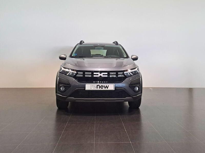 Usado Dacia Sandero Expression 100 CV (73 kW) 2024 Gris Utilitario