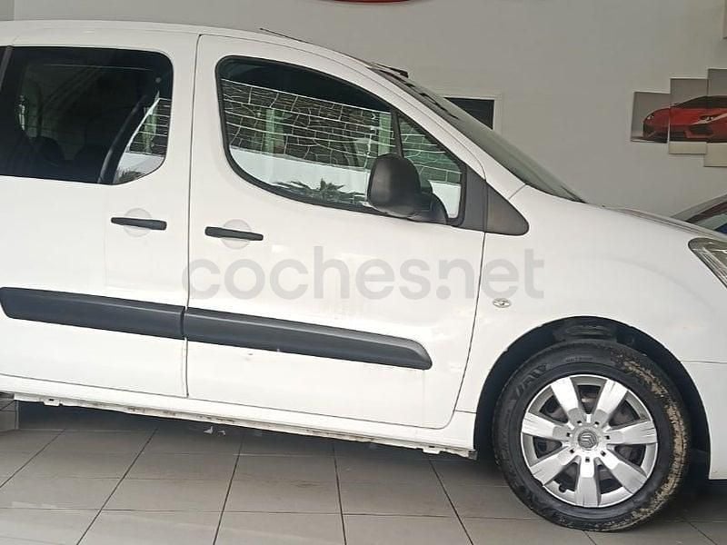 Usado Citroën Berlingo Feel 100 CV (73 kW) 2018 Blanco Monovolumen