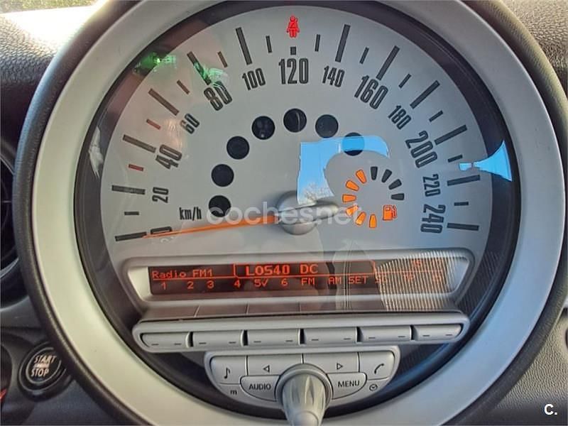 Usado Mini Cooper 120 CV (88 kW) 2006 Rojo Utilitario