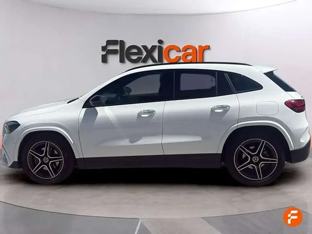 Usado Mercedes GLA200 150 CV (110 kW) 2023 Blanco SUV