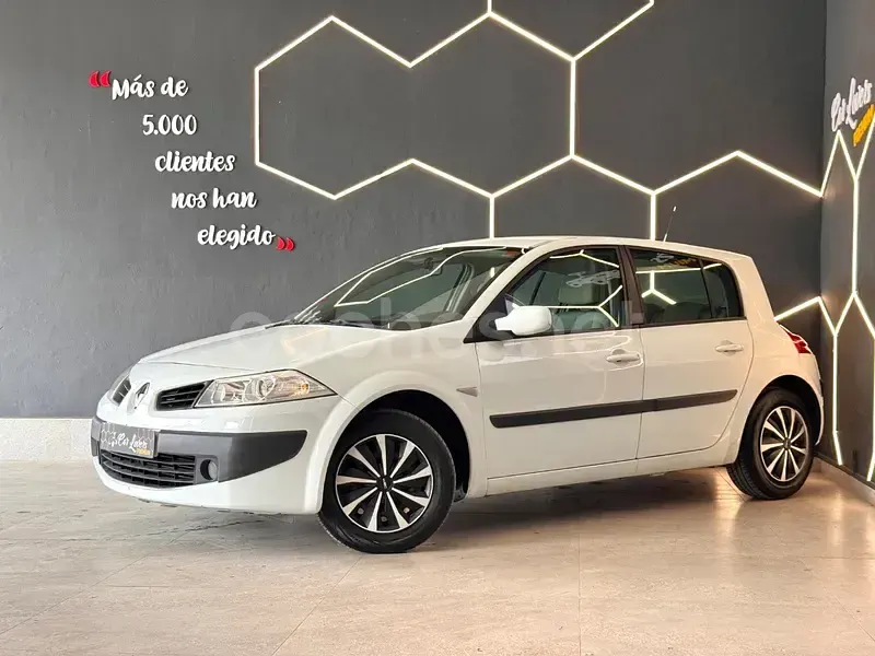 Usado Renault Mégane II Dynamique 105 CV (77 kW) 2008 Blanco Berlina