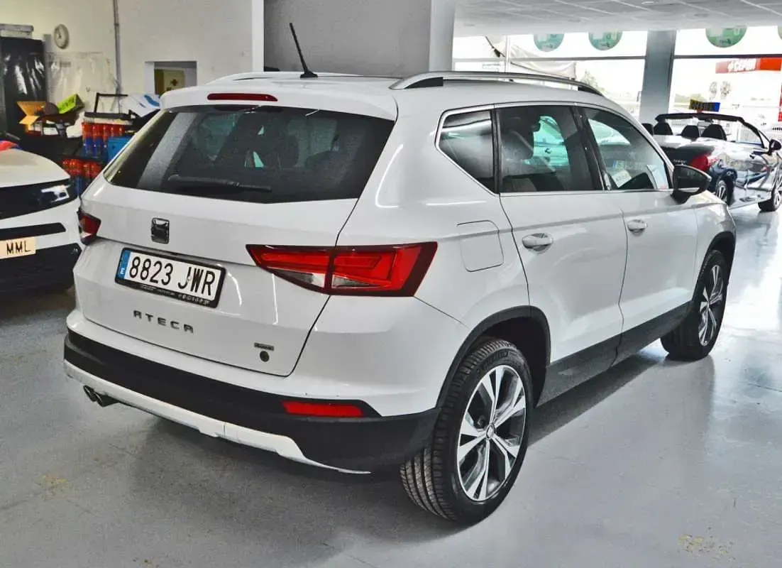 Usado Seat Ateca 4Drive 190 CV (139 kW) 2017 Blanco SUV