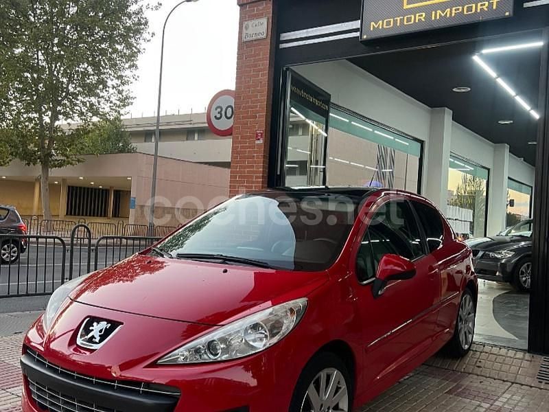 Rojo Usado 2008 Peugeot 207 GTi Utilitario | 4990 € (Precio justo) - Imagen 1/4