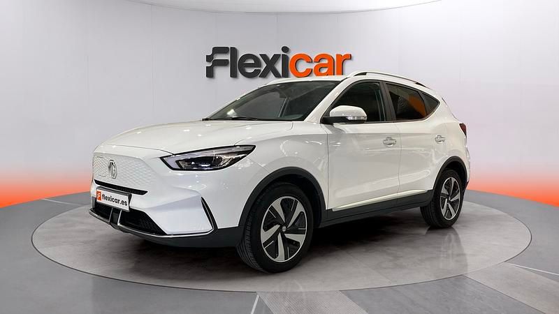 Usado MG ZS Comfort 114 kW (156 CV) 2023 Blanco SUV