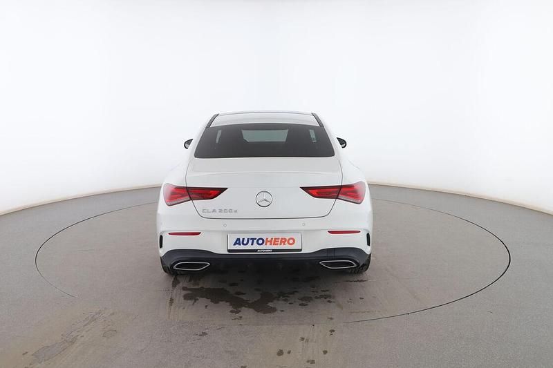 Usado Mercedes CLA200 AMG line 150 CV (110 kW) 2023 Blanco Berlina