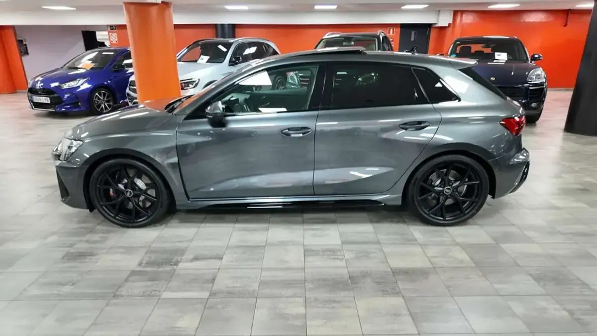 Nuevo Audi RS3 Sportback 400 CV (294 kW) 2026 Gris Utilitario