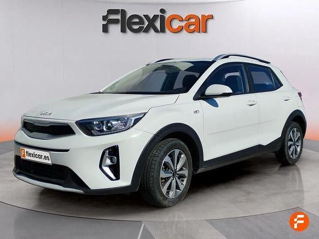 Usado Kia Stonic 84 CV (61 kW) 2022 Blanco SUV