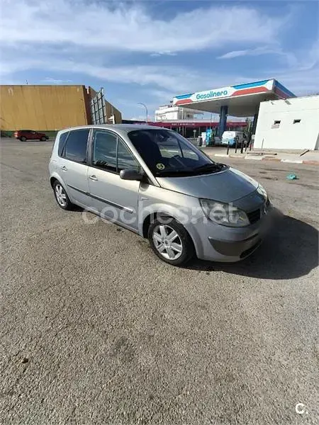 Usado Renault Scénic II Expression 115 CV (84 kW) 2005 Beige Monovolumen
