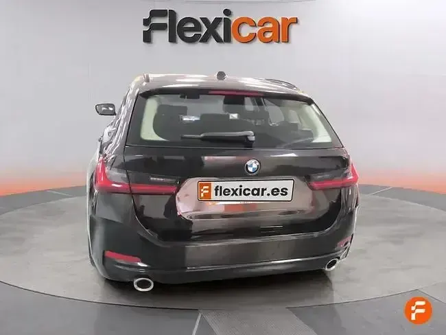 Usado BMW 320 190 CV (139 kW) 2023 Negro Familiar