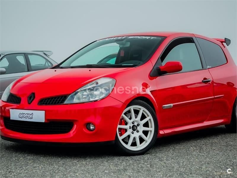 Usado Renault Clio II 200 CV (147 kW) 2007 Rojo Berlina