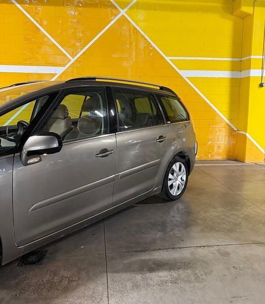 Usado Citroën Grand C4 Picasso Exclusive 112 CV (82 kW) 2009 Beige Monovolumen