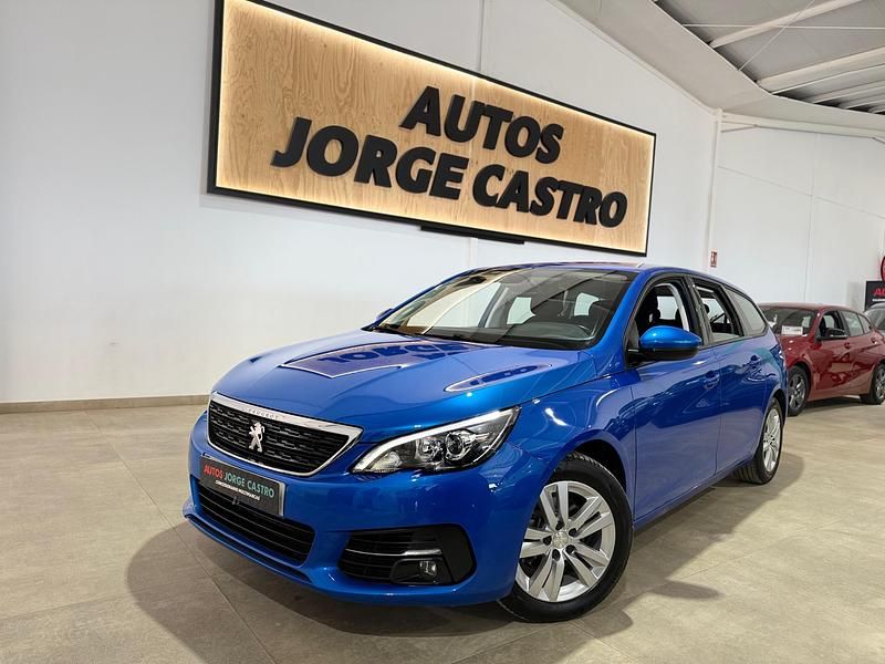 Usado Peugeot 308 SW Active 130 CV (95 kW) 2021 Azul Familiar