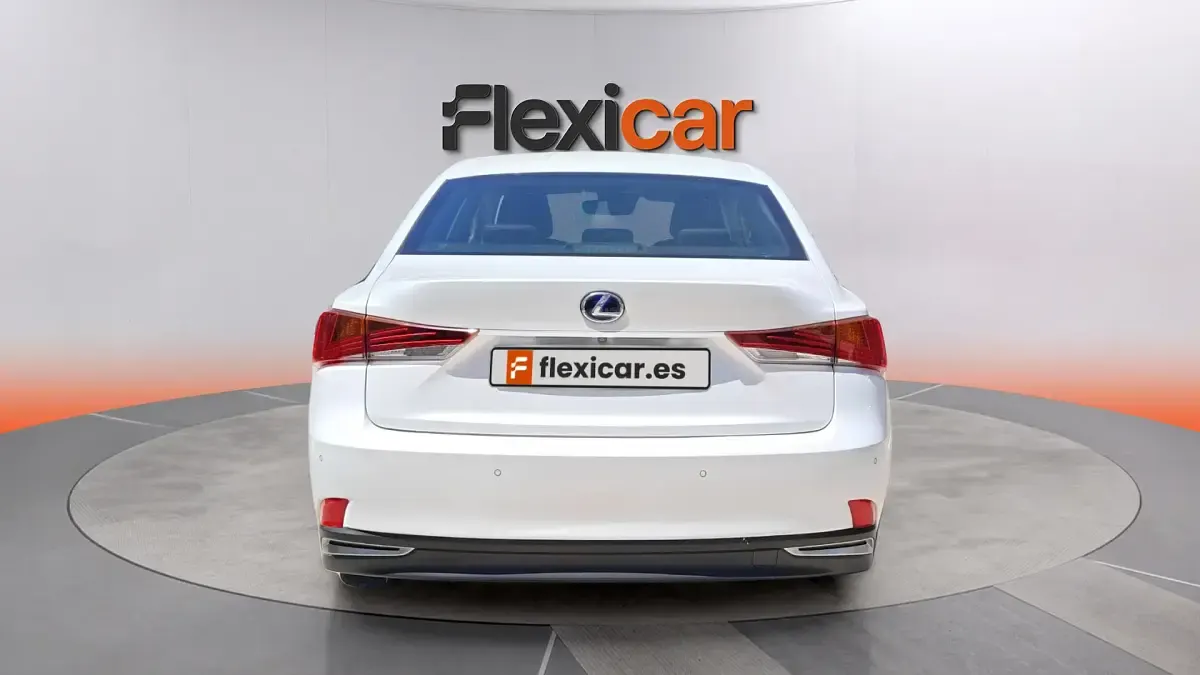 Usado Lexus IS300h Executive Line 223 CV (164 kW) 2019 Blanco Berlina