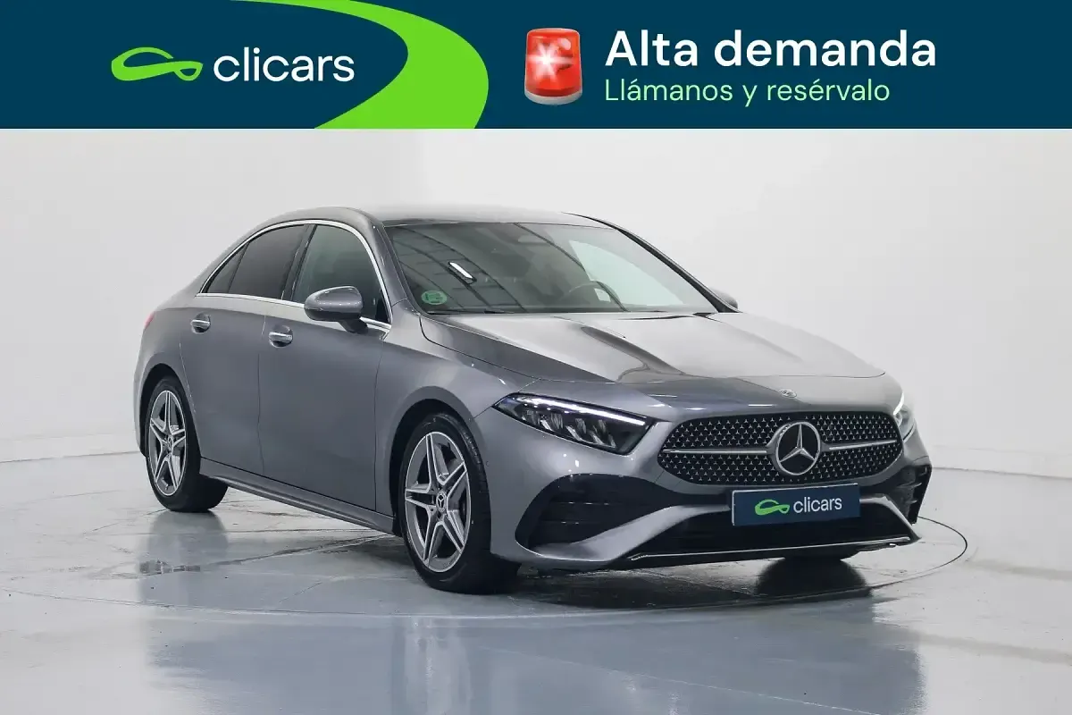 Usado Mercedes A200 Advanced 150 CV (110 kW) 2024 Gris / plata Berlina