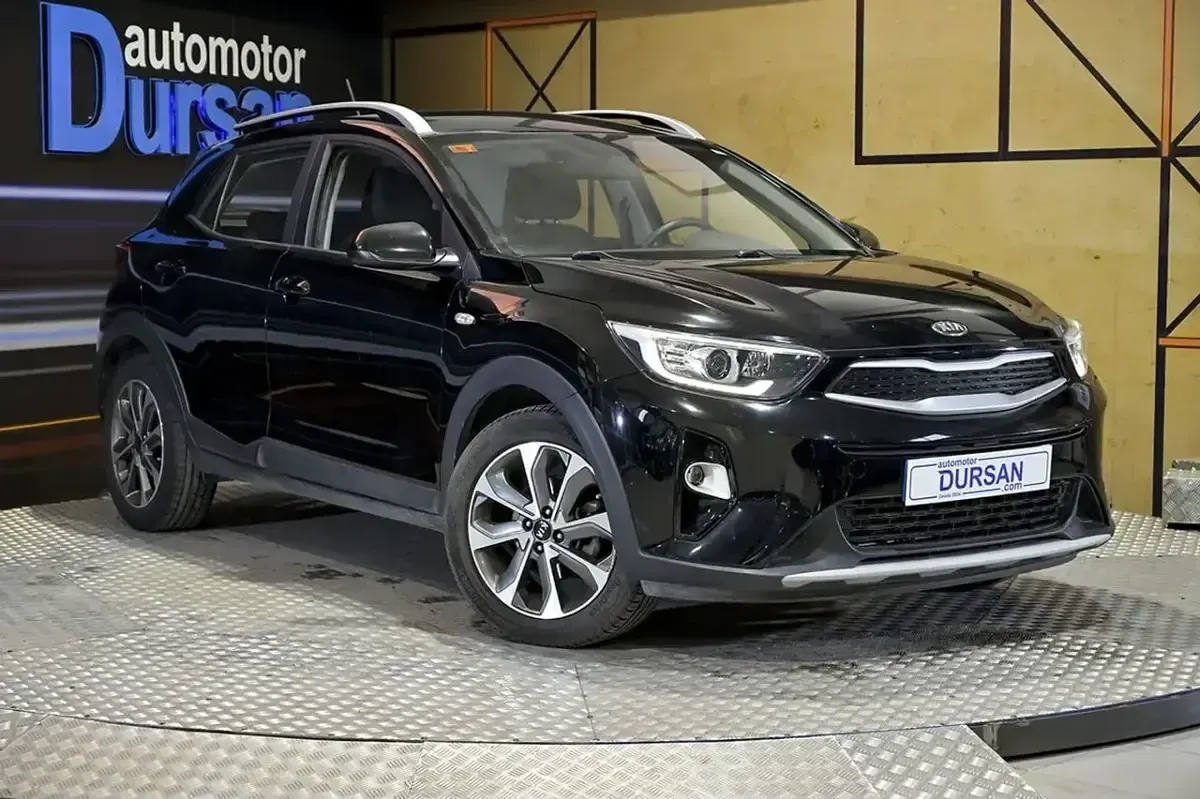 Usado Kia Stonic 101 CV (74 kW) 2019 Negro SUV