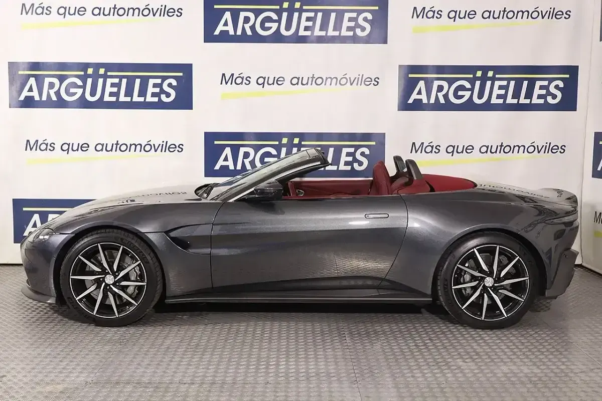 Usado Aston Martin V8 Vantage 665 CV (489 kW) 2022 Gris Descapotable