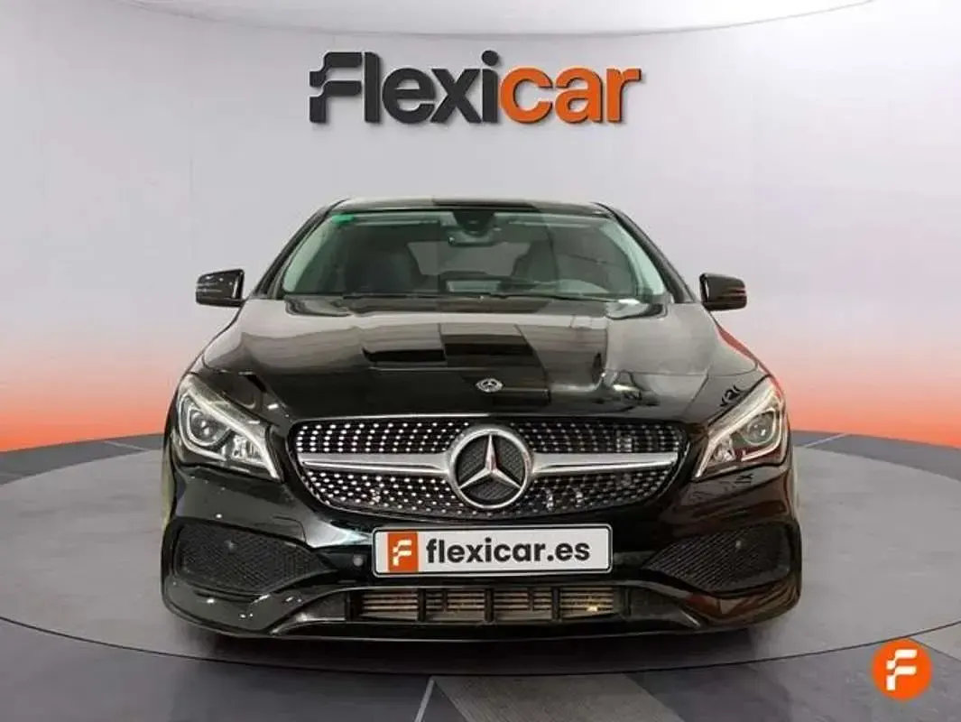 Usado Mercedes CLA200 136 CV (100 kW) 2019 Negro Coupe
