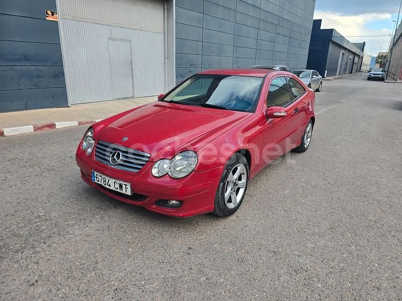 Rojo Usado 2004 Mercedes C220 Berlina | 3800 € (Precio justo) - Imagen 1/4