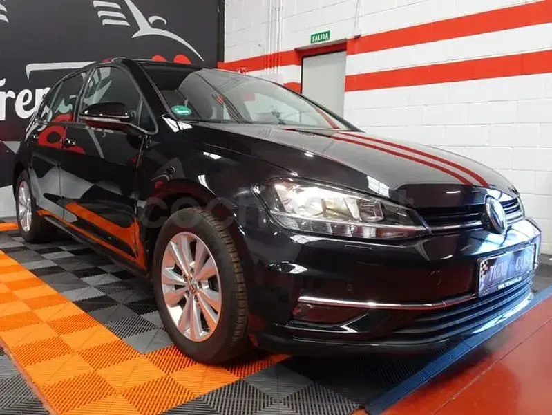 Usado VW Golf VII Advance 150 CV (110 kW) 2019 Negro Berlina