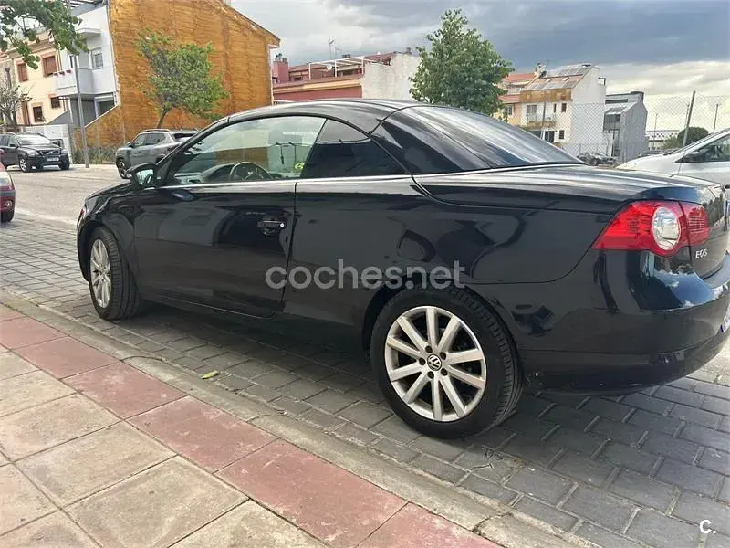 Usado VW Eos 140 CV (102 kW) 2009 Negro Descapotable