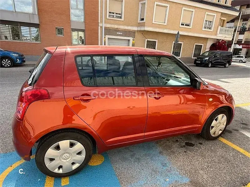 Usado Suzuki Swift GL 92 CV (67 kW) 2008 Naranja Utilitario