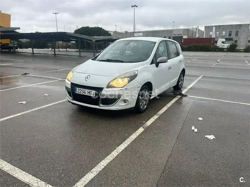 Usado Renault Scenic E-Tech 95 CV (69 kW) 2011 Blanco Monovolumen