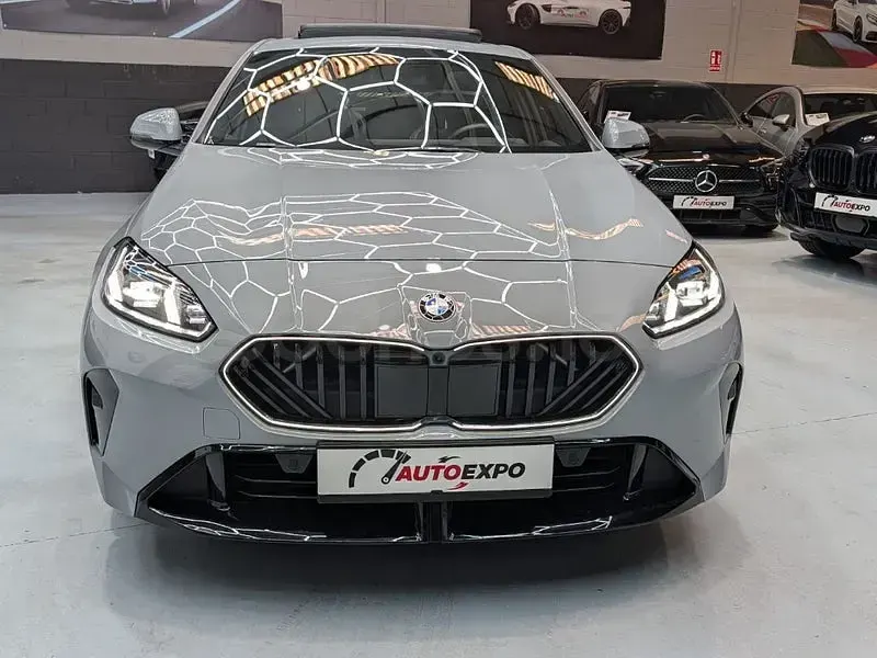 Usado BMW 120 M Sport 163 CV (119 kW) 2025 Gris / plata Utilitario