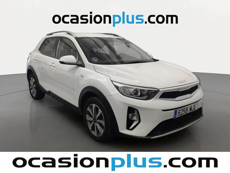 Usado Kia Stonic 84 CV (61 kW) 2023 Blanco SUV