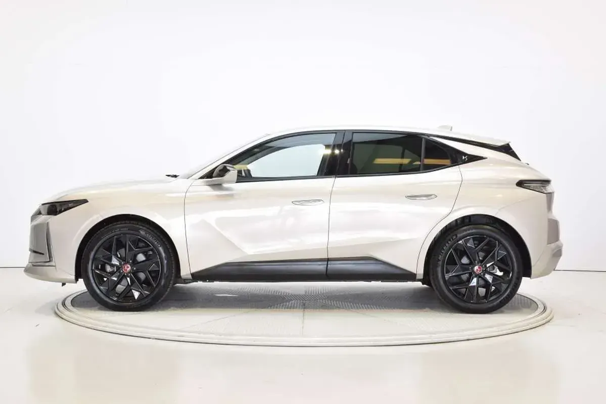 Usado DS Automobiles DS4 Performance 131 CV (96 kW) 2024 Gris SUV