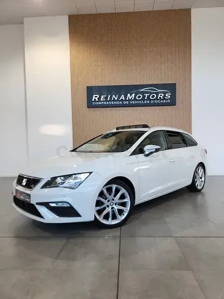 Usado Seat Leon FR 150 CV (110 kW) 2018 Blanco Familiar