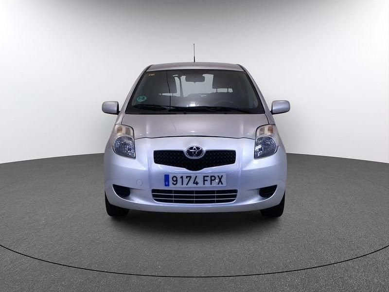 Usado Toyota Yaris Sol 87 CV (63 kW) 2007 Gris Berlina