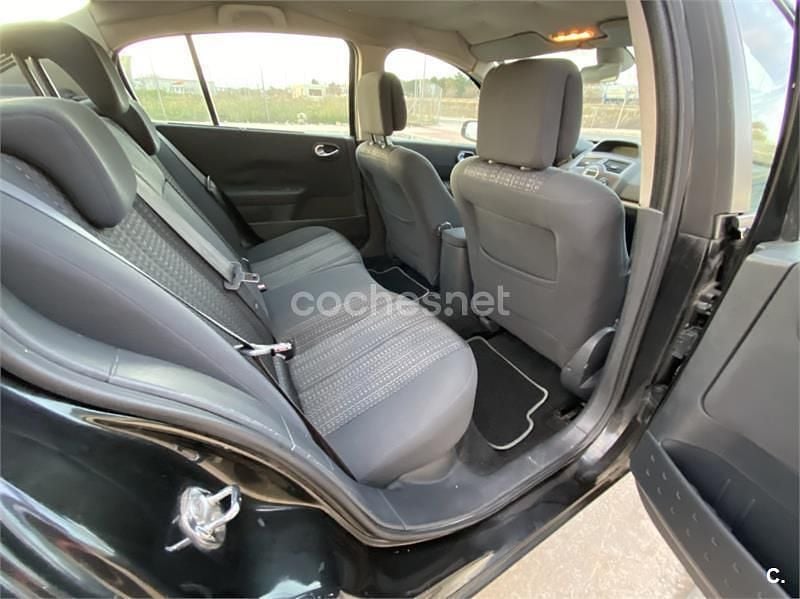 Usado Renault Mégane II 105 CV (77 kW) 2008 Negro Berlina