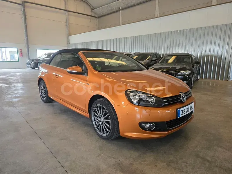 Usado VW Golf VII Advance 150 CV (110 kW) 2016 Naranja Berlina