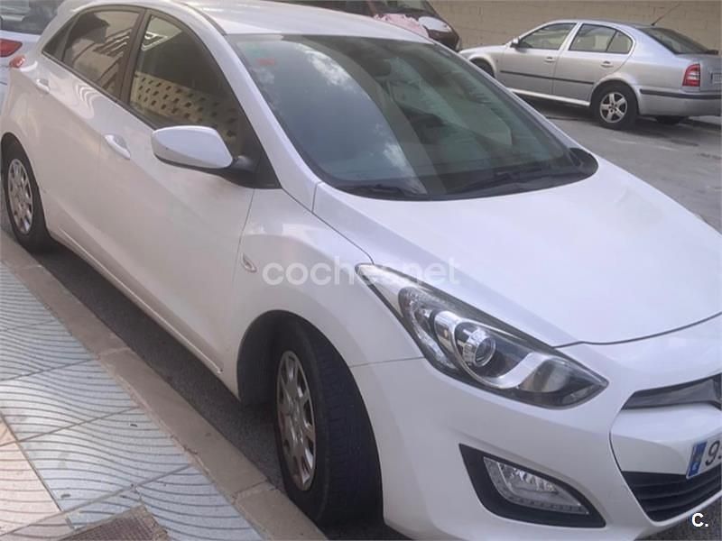 Blanco Usado 2014 Hyundai i30 Berlina | 7900 € (Precio justo) - Imagen 1/4