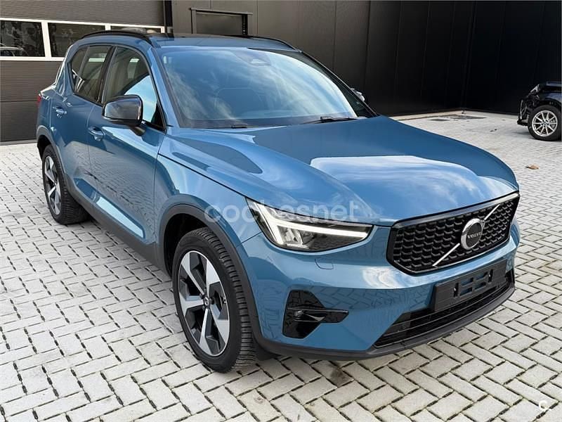 Azul Usado 2024 Volvo XC40 Plus SUV | 25.000 € (Super precio) - Imagen 1/4