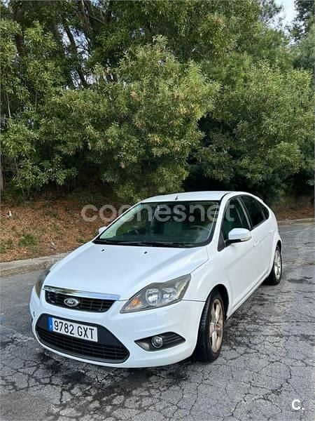 Blanco Usado 2010 Ford Focus Trend Berlina | 4200 € (Precio justo) - Imagen 1/4