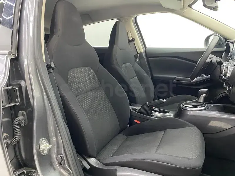 Usado Nissan Juke Acenta 117 CV (86 kW) 2021 Gris / plata SUV