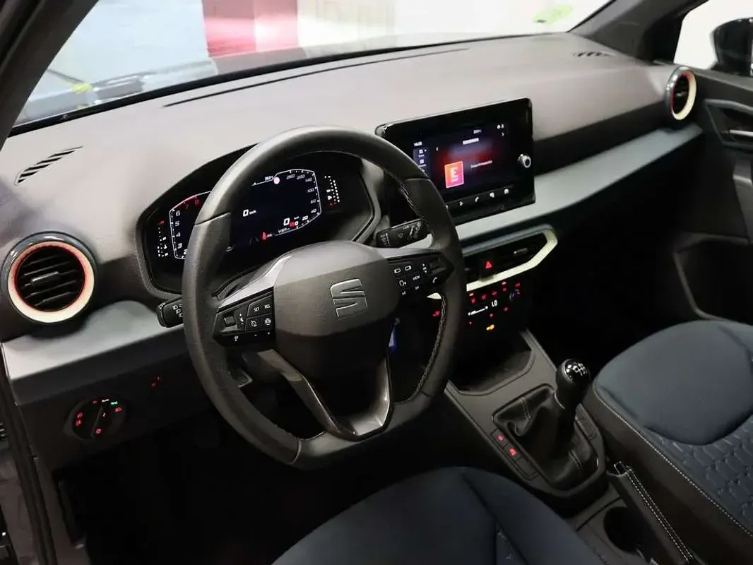 Usado Seat Arona Style 116 CV (85 kW) 2026 Gris SUV