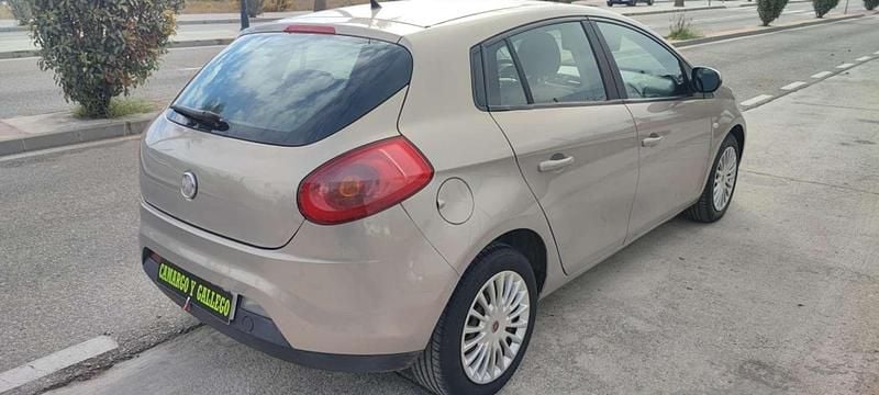 Usado Fiat Bravo Dynamic 105 CV (77 kW) 2010 Beige Utilitario