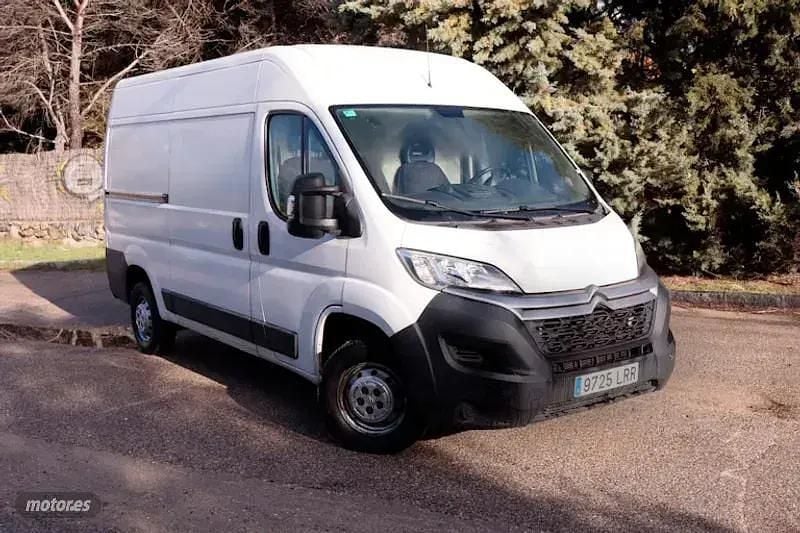 Usado Citroën Jumper 120 CV (88 kW) 2021 Blanco Monovolumen