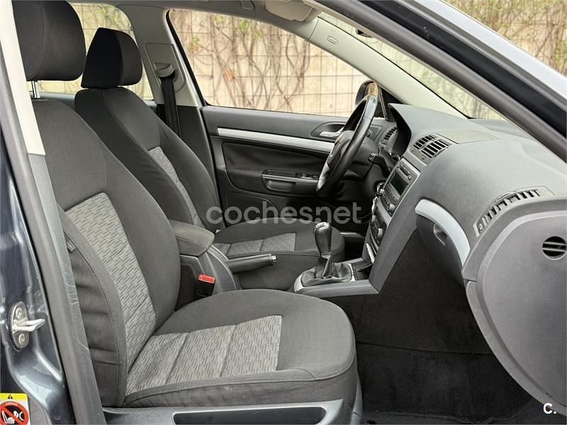 Usado Skoda Octavia 105 CV (77 kW) 2010 Gris / plata Berlina