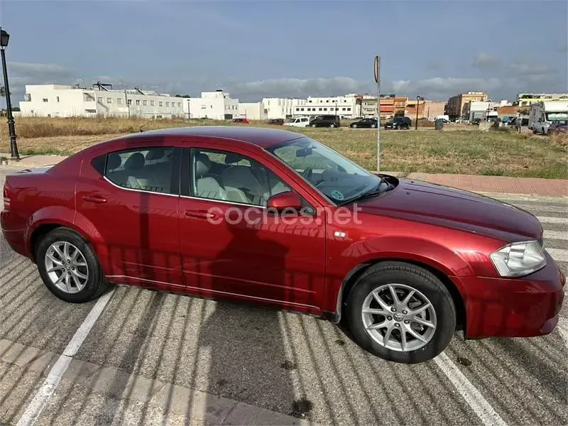 Usado Dodge Avenger SE 156 CV (114 kW) 2007 Rojo Berlina