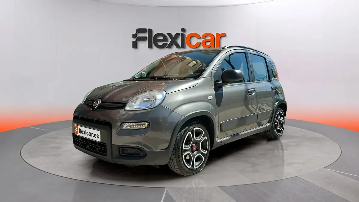 Usado Fiat Panda 71 CV (52 kW) 2022 Gris Utilitario
