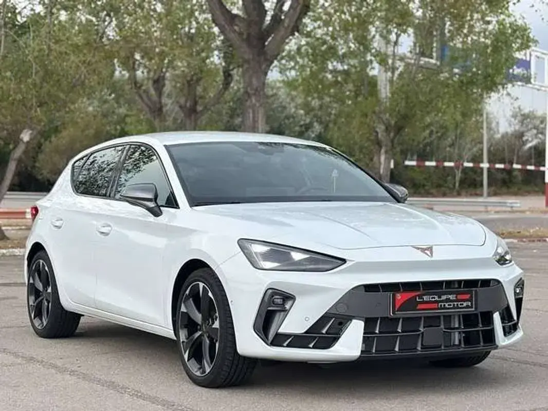 Usado Cupra Leon 150 CV (110 kW) 2025 Blanco Utilitario